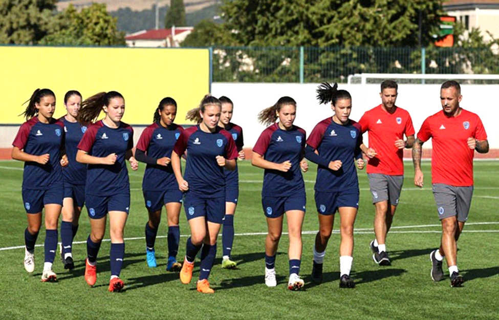 Fabregas, Carrick và cái bẫy của một mùa giải chưa kịp đủ dữ liệu