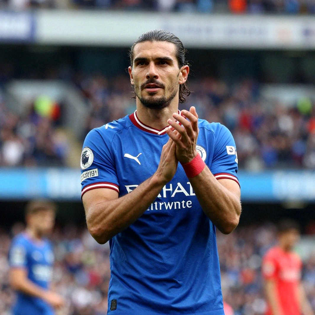 Rafa Márquez và câu hỏi 'đá như Barcelona': Khi phòng thay đồ Mexico lên tiếng thay ông