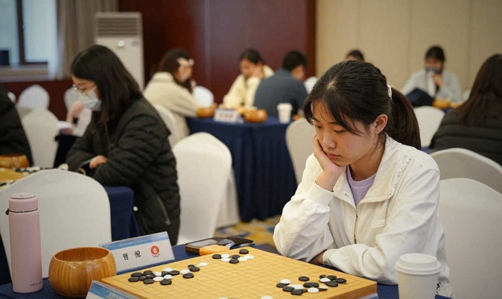 Thuế lý thuyết: vì sao người chơi cờ nghiệp dư rời bỏ 2.c4
